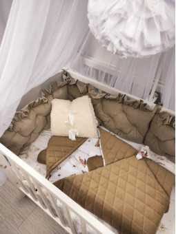 Tour de lit matelassé...