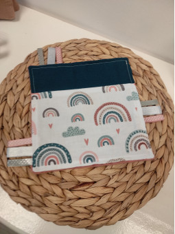 Doudou étiquette - Arc-en-ciel